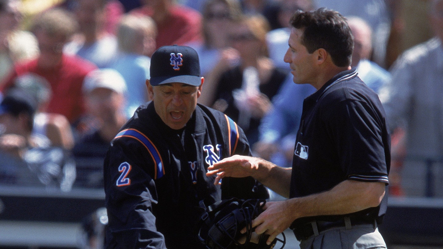 Ángel Hernández Retires After Three Decades as Umpire