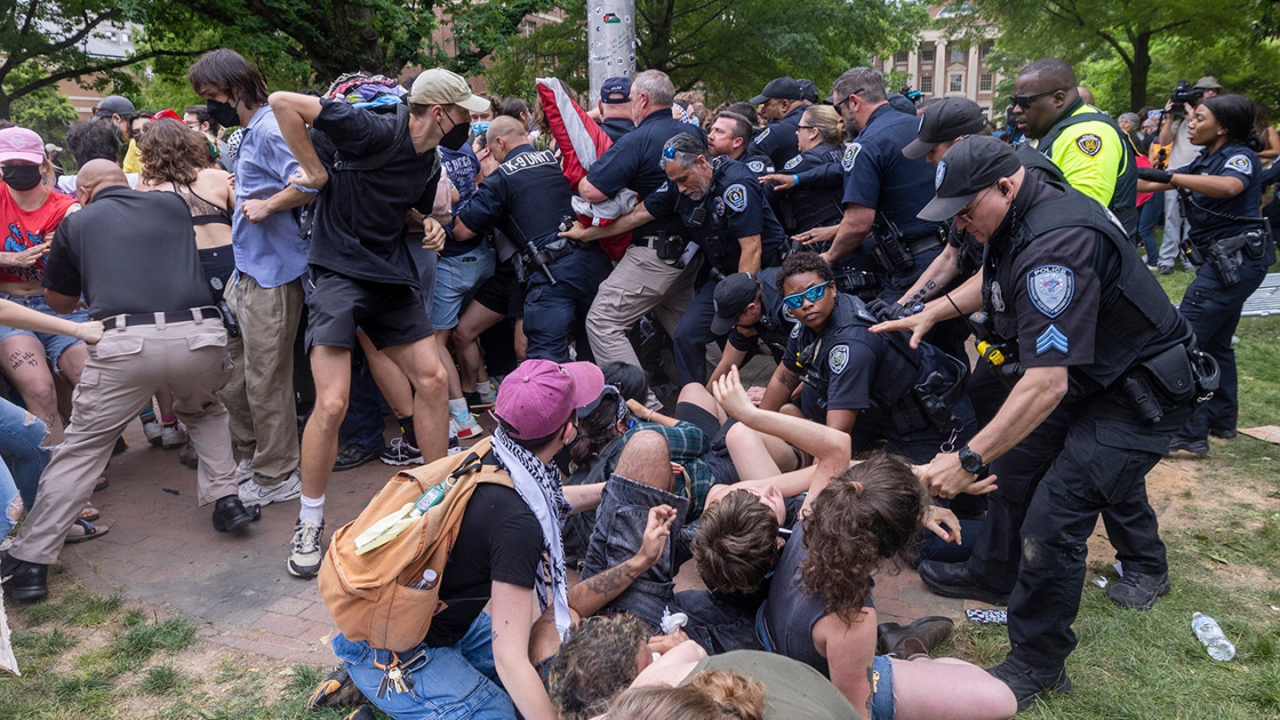 UNC-Chapel Hill Warns Professors Against Withholding Grades Amid Anti-Israel Protests