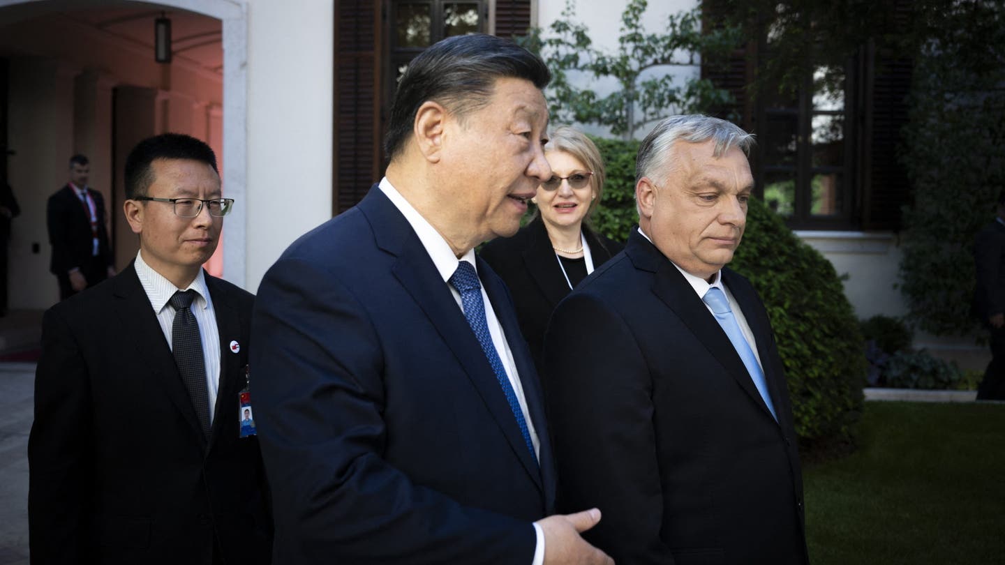 Cold War II: US-China Tensions Soar as Hungary Embraces Beijing's Peace Plan