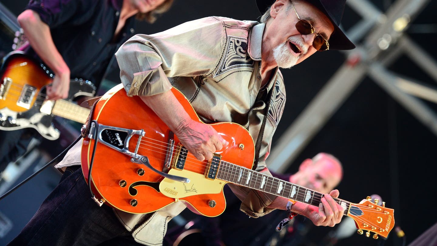 The Legacy of Duane Eddy: A Pioneering Guitarist Who Changed the Sound of Rock 'n' Roll