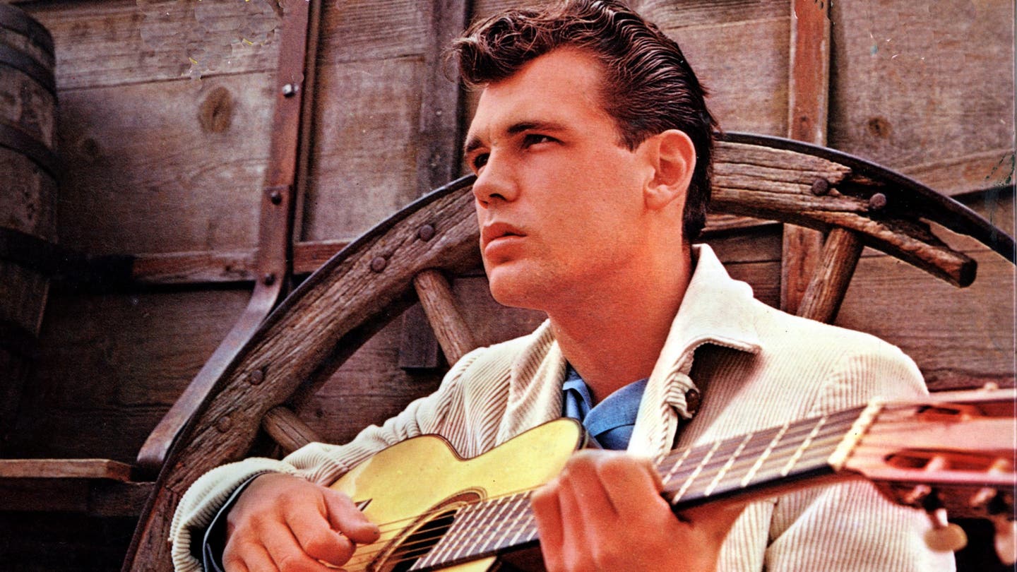 The Legacy of Duane Eddy: A Pioneering Guitarist Who Changed the Sound of Rock 'n' Roll