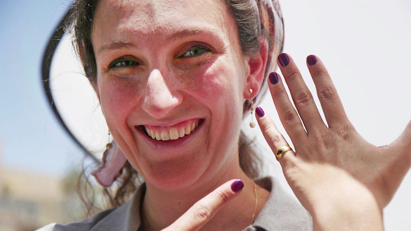 2,300-Year-Old Gold Ring Unearthed in Jerusalem's City of David