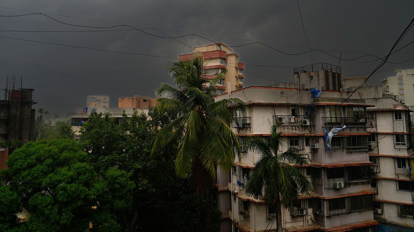 Mumbai Billboard Collapse: Three Dead, Dozens Injured Amid Heavy Rain and Thunderstorms