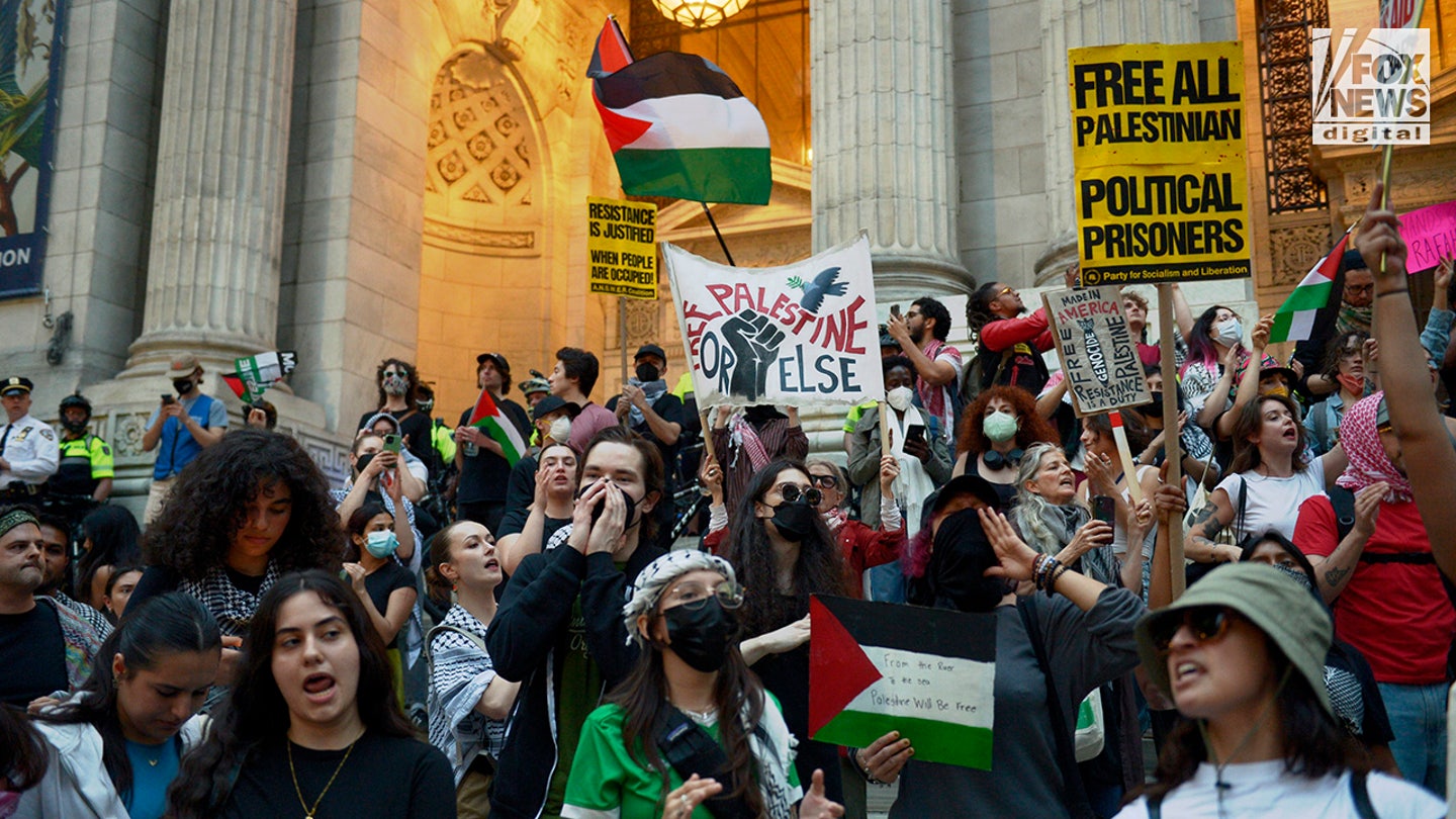 Chicago City Hall Accused of Bias as Pro-Israel Group Denied Permits Near DNC