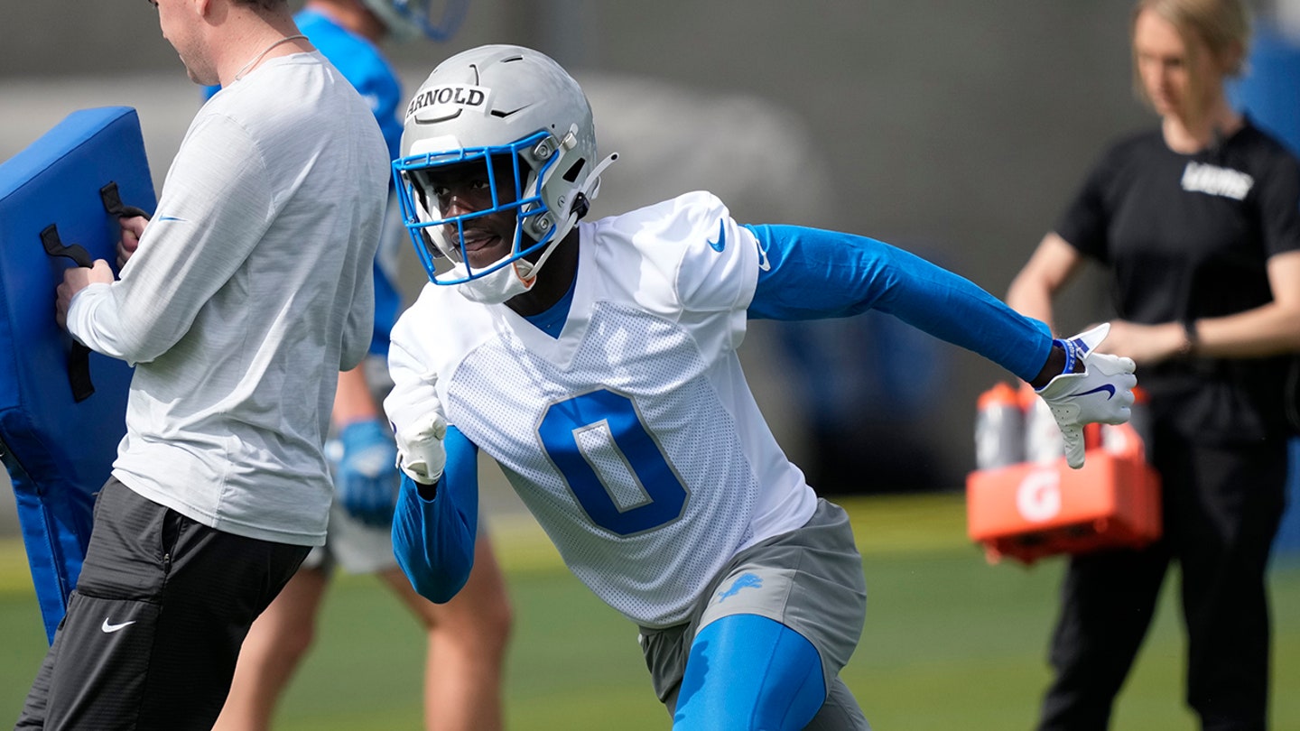 Lions Rookie Arnold Reflects on Competitive Relationship with Mother