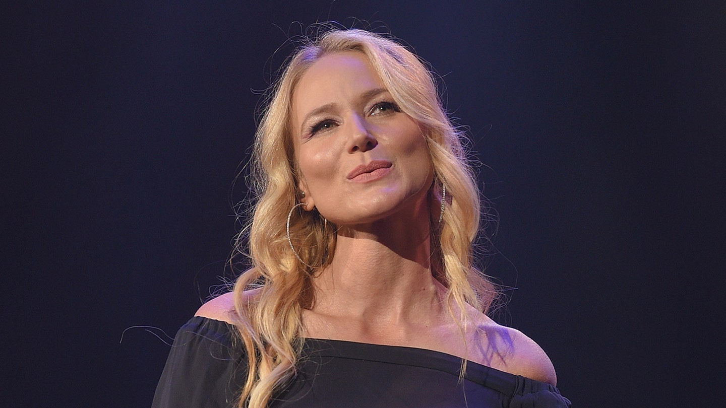 Jewel Embraces New Journey with 'The Portal,' Shares Mental Health Advocacy