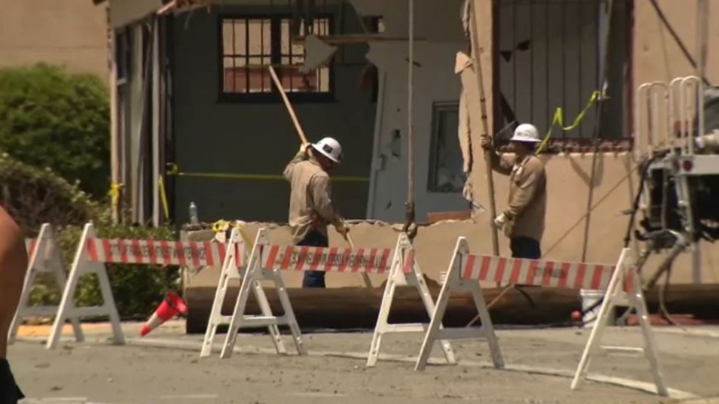 Six Tesla Passengers Injured in Pasadena Crash