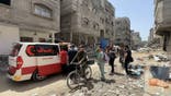 BEIT LAHIA, GAZA - MAY 21: Kamal Adwan hospital's health team evacuate Palestinian patients after Israeli airstrikes damaged the hospital in Gaza Strip on May 21, 2024. (Photo by Karam Hassan/Anadolu via Getty Images)