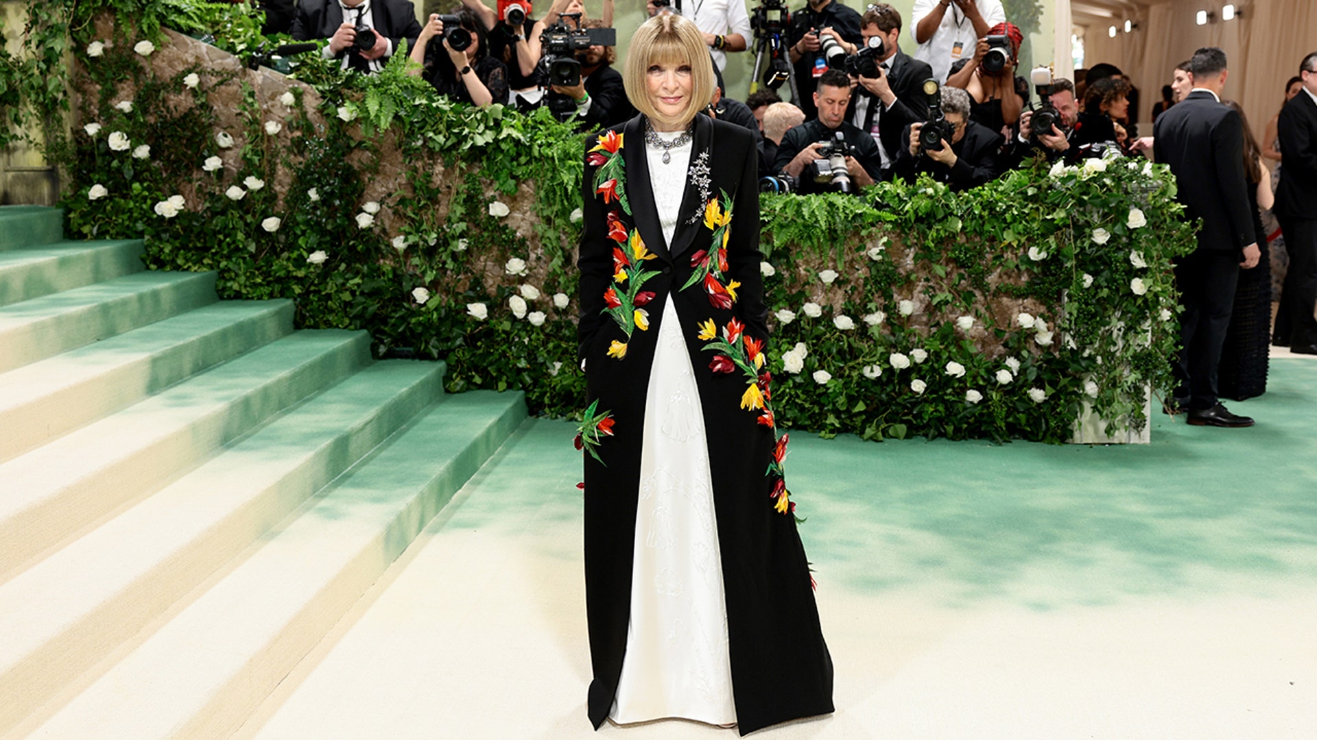 Vogue editor Anna Wintour arrives at the 2024 Met Gala.
