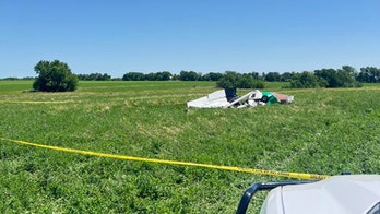 Pilot, 6 passengers on skydiving flight jump before small plane crashes in Missouri hayfield