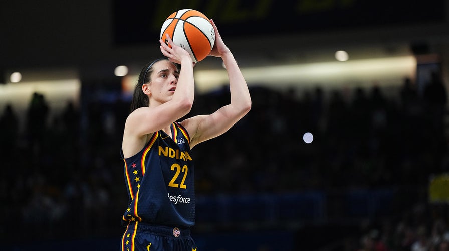 Fever rookie Caitlin Clark stuns in WNBA debut before sellout crowd: 'You  couldn't ask for a better game' | Fox News