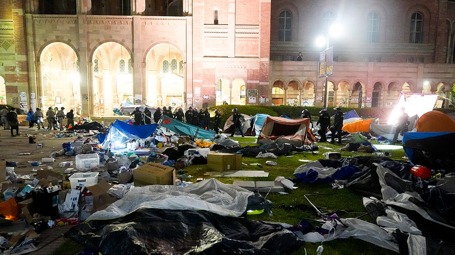 Desmantelado el campamento de la UCLA