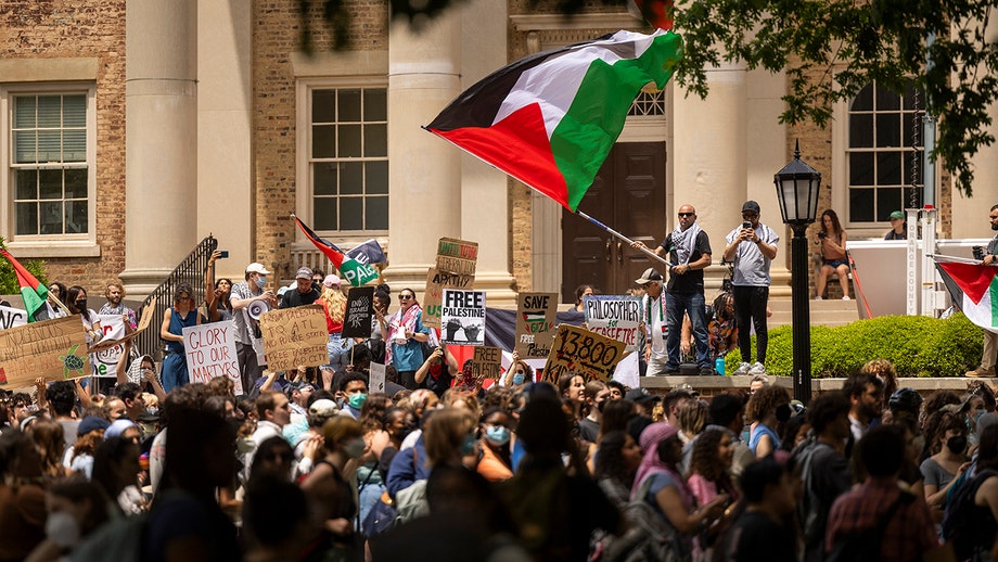 UNC-Chapel Hill responds after professors threaten to withhold students' grades to support anti-Israel agitators