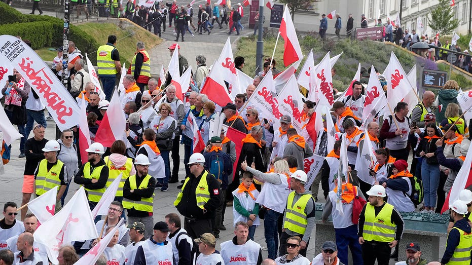 Polish farmers march in Warsaw opposing European Union climate policies