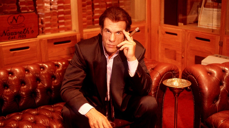 Famed 'Bond' villain Robert Davi says ‘closeted conservatives’ in Hollywood are scared to speak out