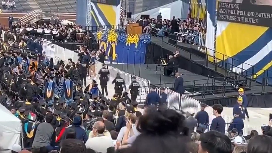 <div></noscript>University of Michigan grad says anti-Israel disruption at commencement was 'my biggest fear' for months</div>