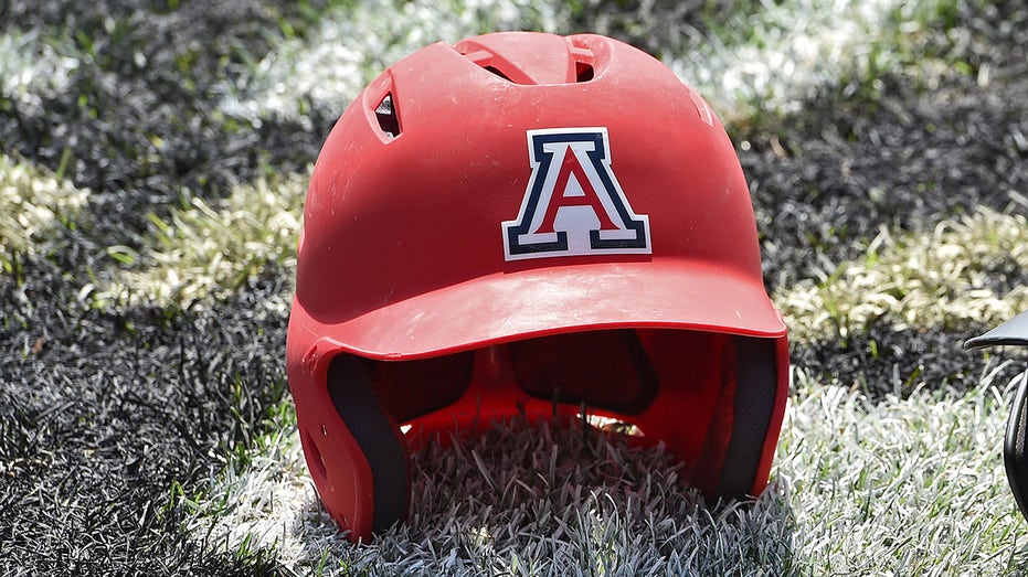 Arizona wins Pac-12 on walk-off single in conference’s final event; announcer gives touching farewell