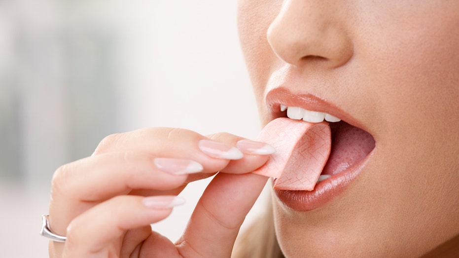 Ask a doc: ‘Is it dangerous to swallow gum?’