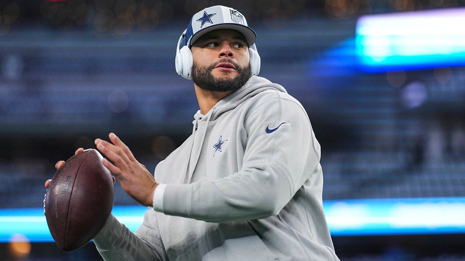 Cowboys’ Stephen Jones says Dak Prescott ‘can lead us to a championship’ amid contract speculation
