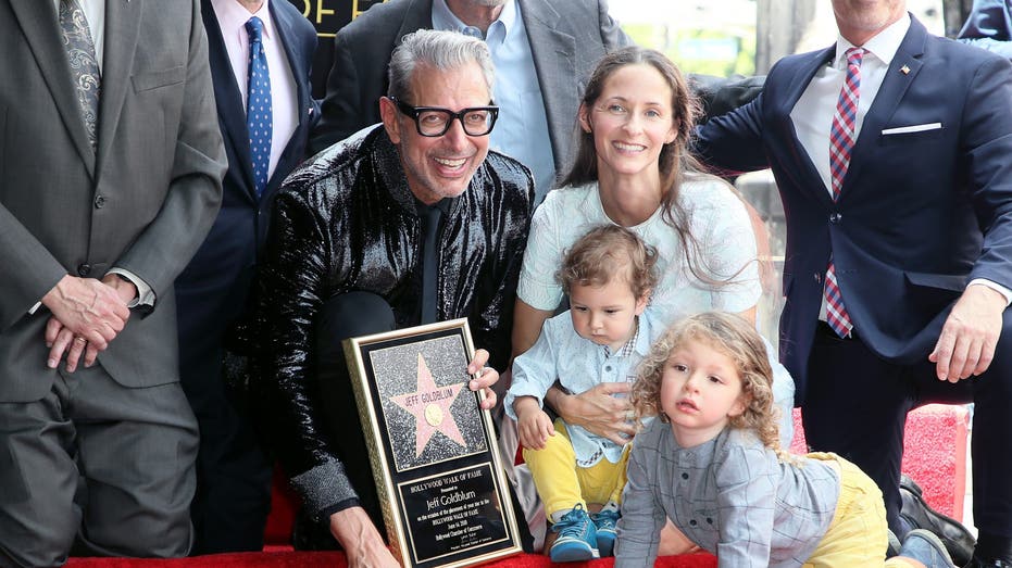 Jeff Goldblum says it’s ‘important’ for his young children to learn independence: ‘Row your own boat’