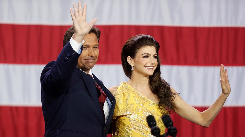You are currently viewing Ron DeSantis addresses rumors about his wife First Lady Casey DeSantis' political future