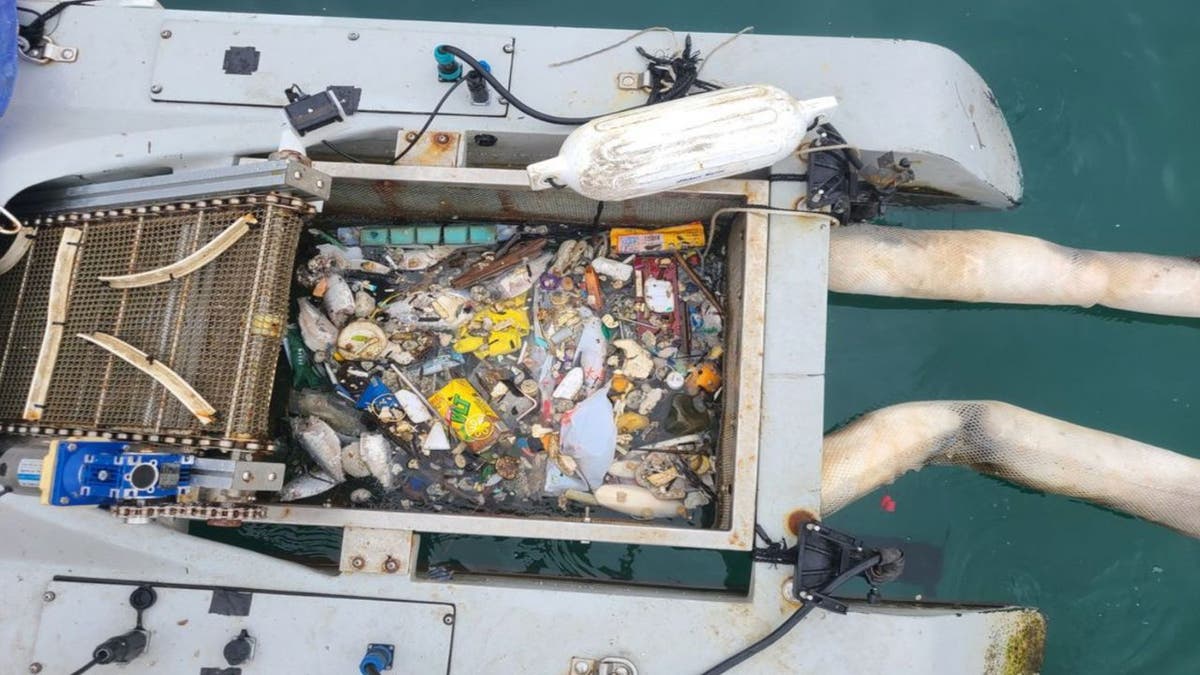 Autonomous garbage-gobbling robot boat wages war on waterways litter