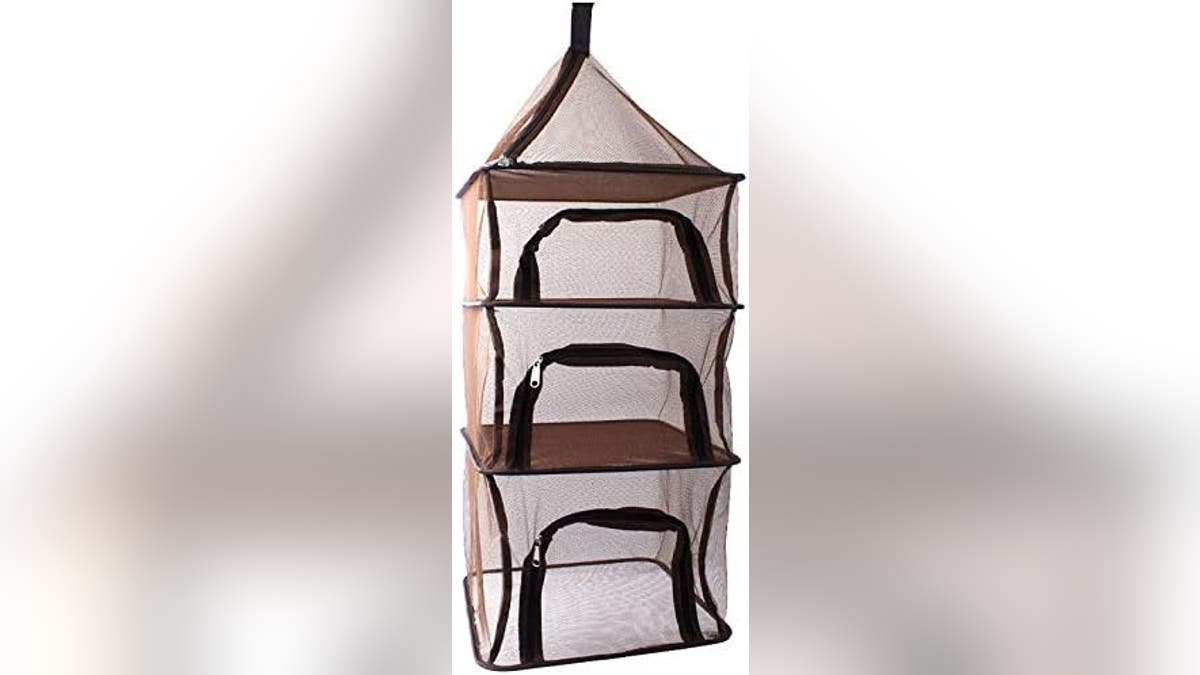 Get easy access to your food with a hanging net storage system. 