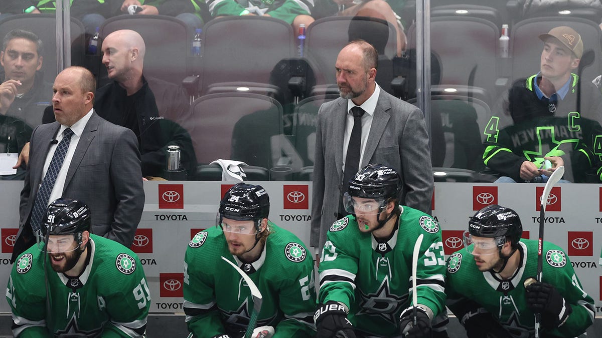 Pete DeBoer watches during Dallas Stars game
