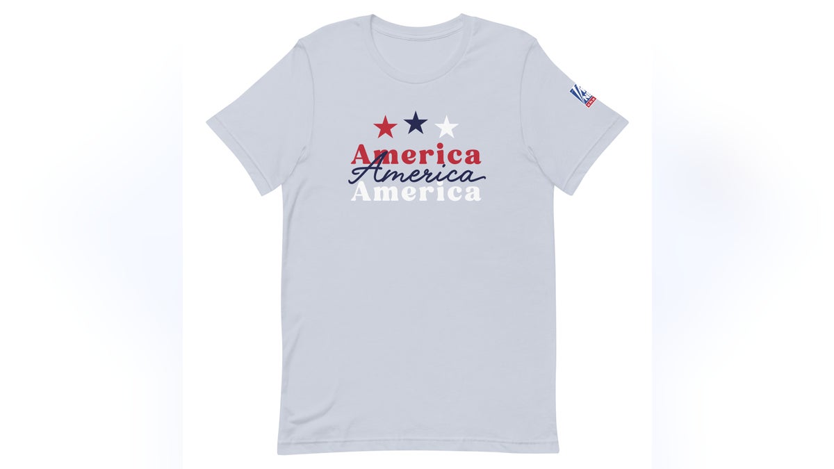 Both patriotic men and women will appreciate this unisex shirt from Fox News.