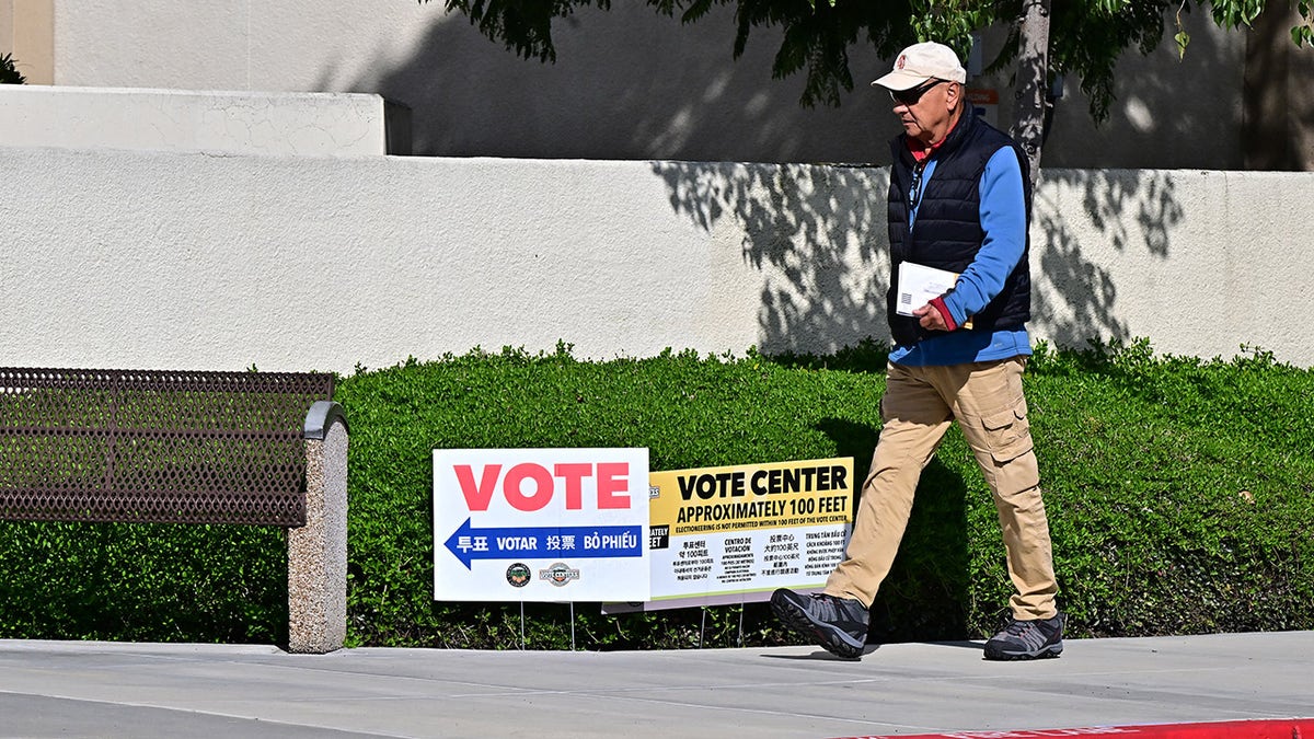 Santa Ana polling place