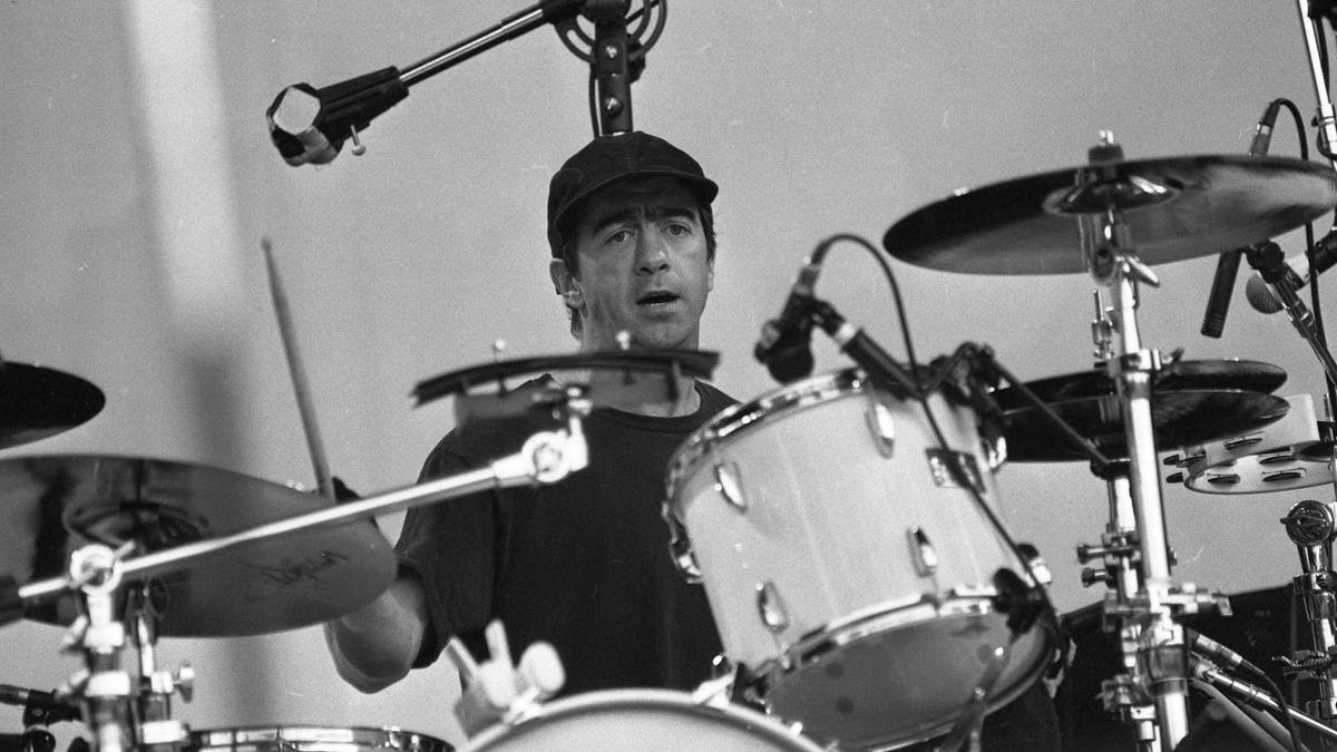 bill berry playing drums in 1995