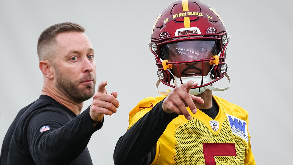 Jayden Daniels ve Kliff Kingsbury