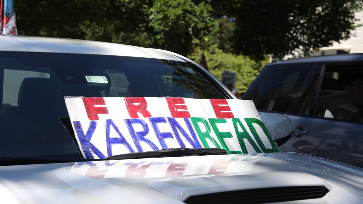 Free Karen Read sign
