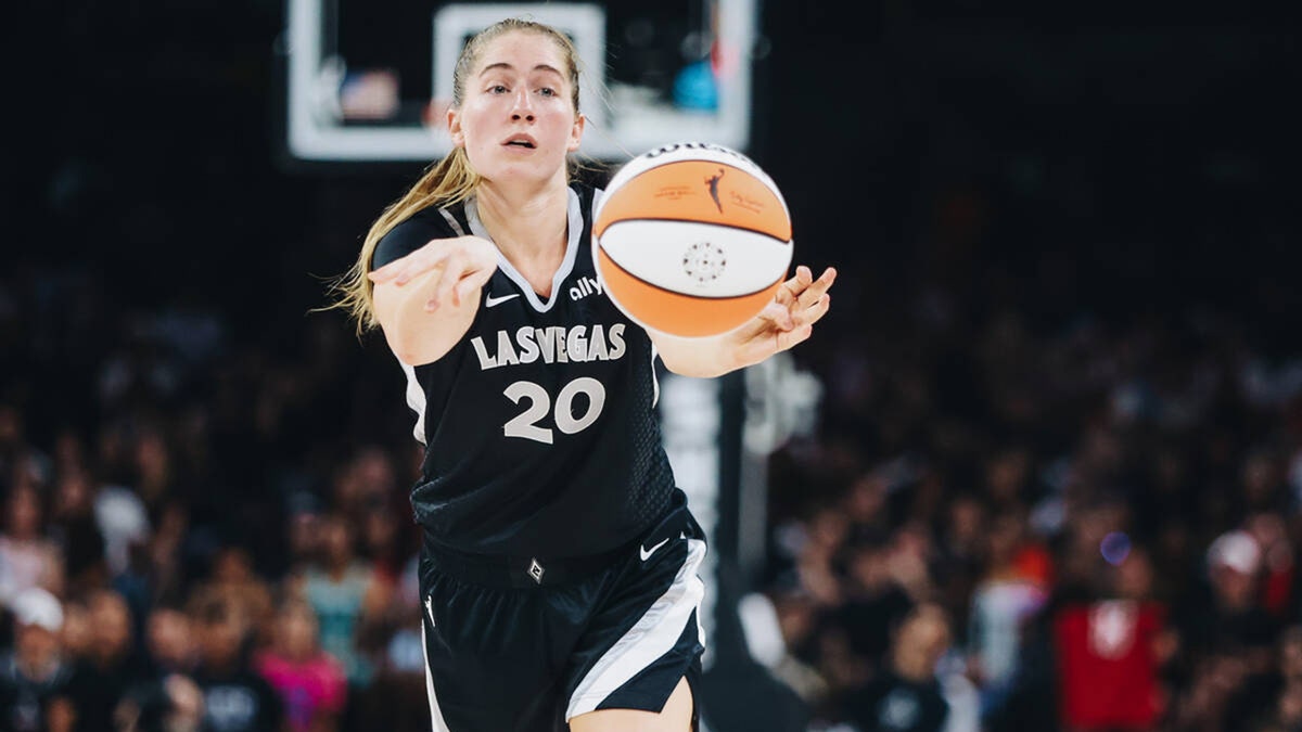 Kate Martin passes the ball
