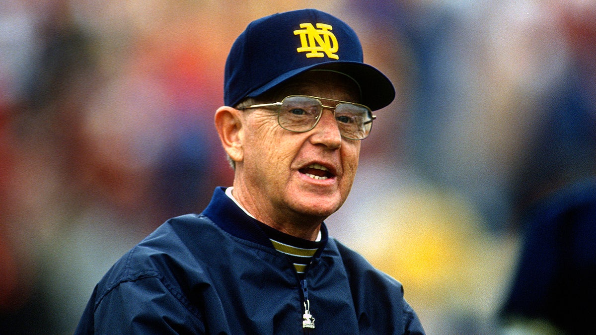 Lou Holtz in 1990