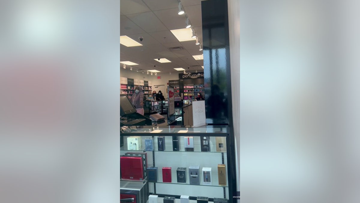 alleged burglars trapped inside store