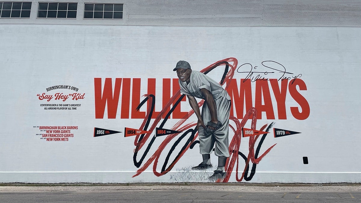 Willie Mays mural