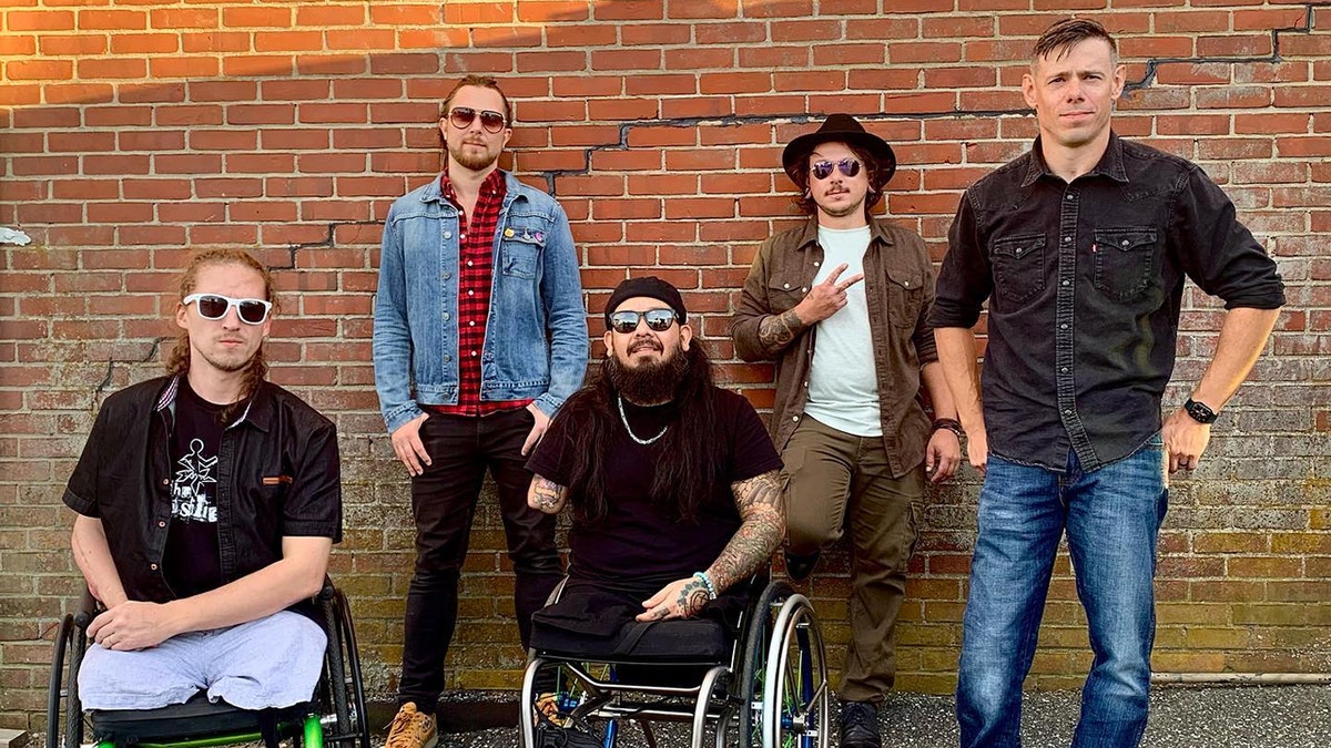 amputierte Veteranen in der Band Resilient