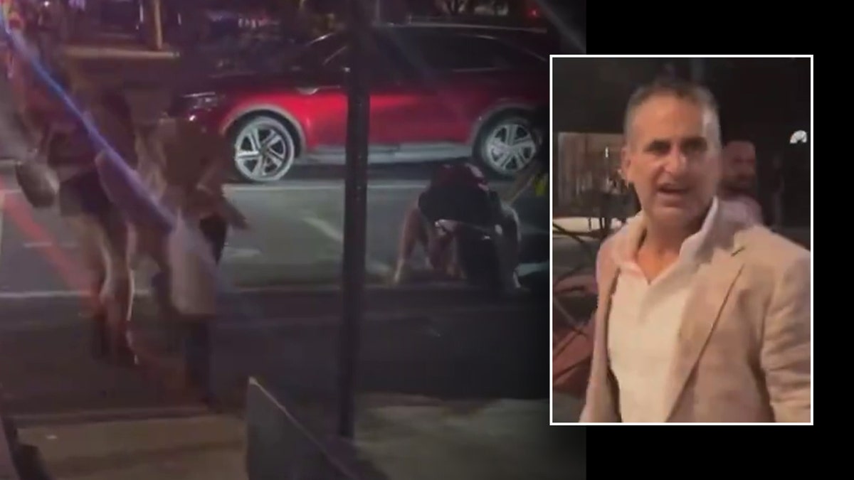 Imagen insertada de un hombre con una chaqueta de traje sobre un video viral que lo mostraba golpeando a un activista en Brooklyn.