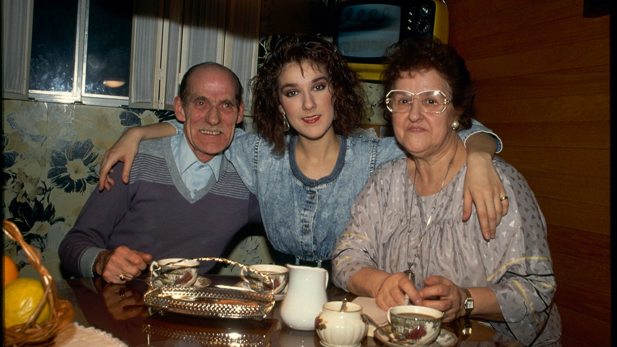 Céline Dion con sus padres 