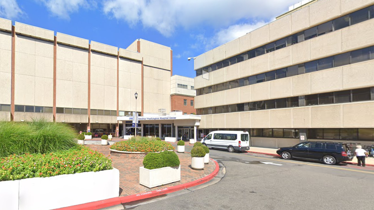 DC Carjacker Crashes Near US Attorney S Office Elderly Woman Inside   Dc Medstar Hospital Center 