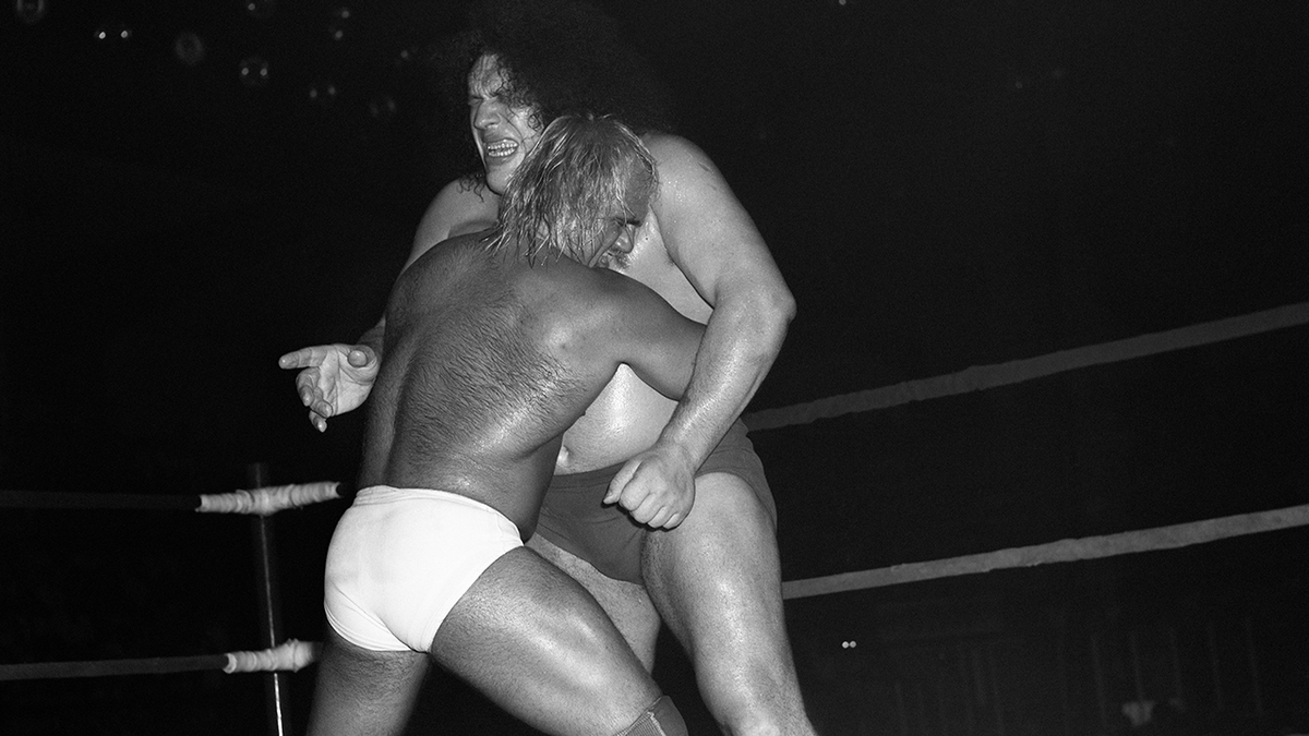 Hulk Hogan grapples Andre the Giant
