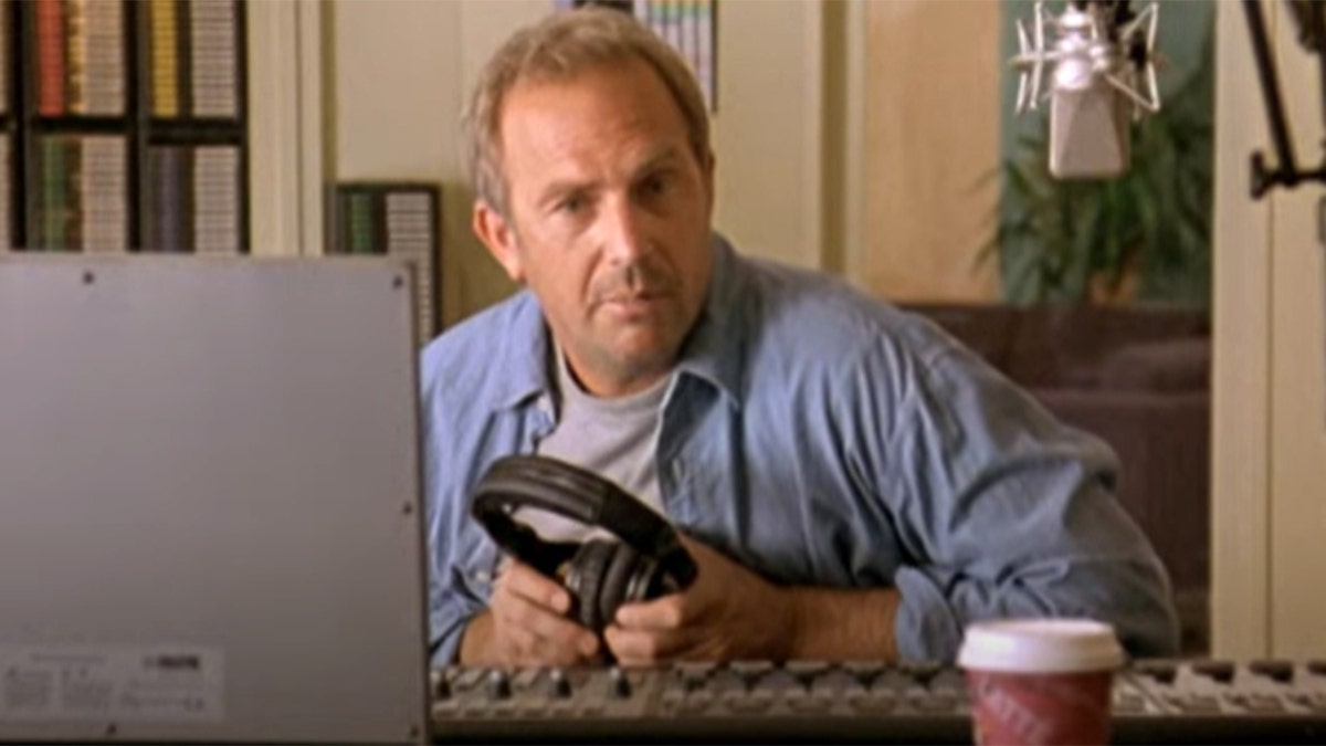 A screengrab of Kevin Costner in "The Upside of Anger"