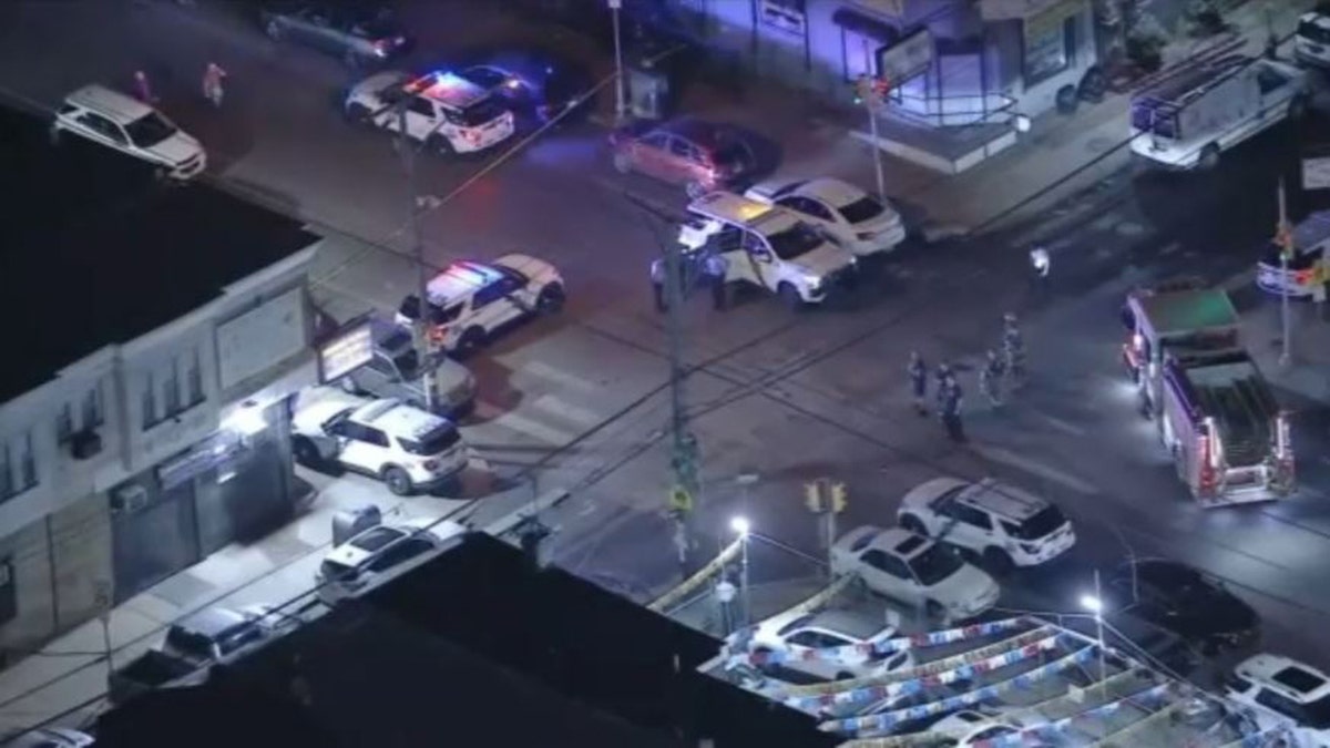Philadelphia police officer shot scene