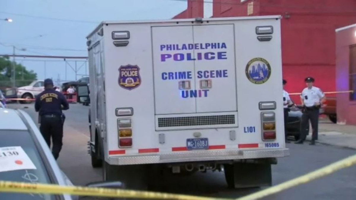 Philadelphia police officer shot