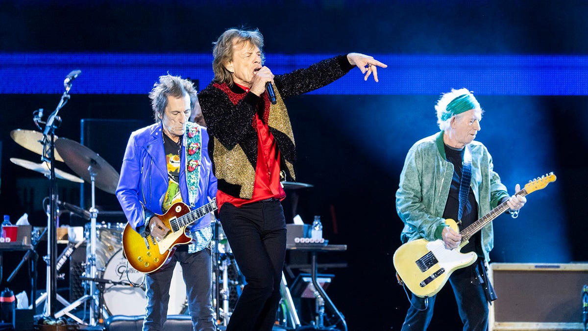 Mick Jagger cantando con los Rolling Stones