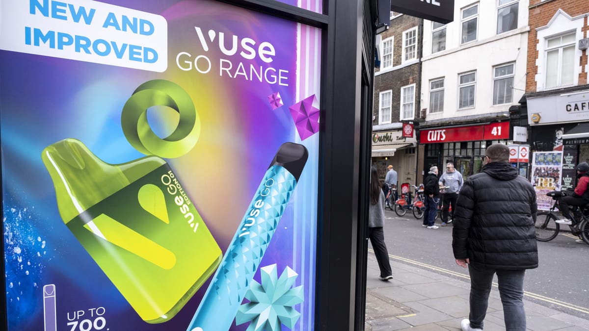 Vape advertisement for "Vuse Go Range"
