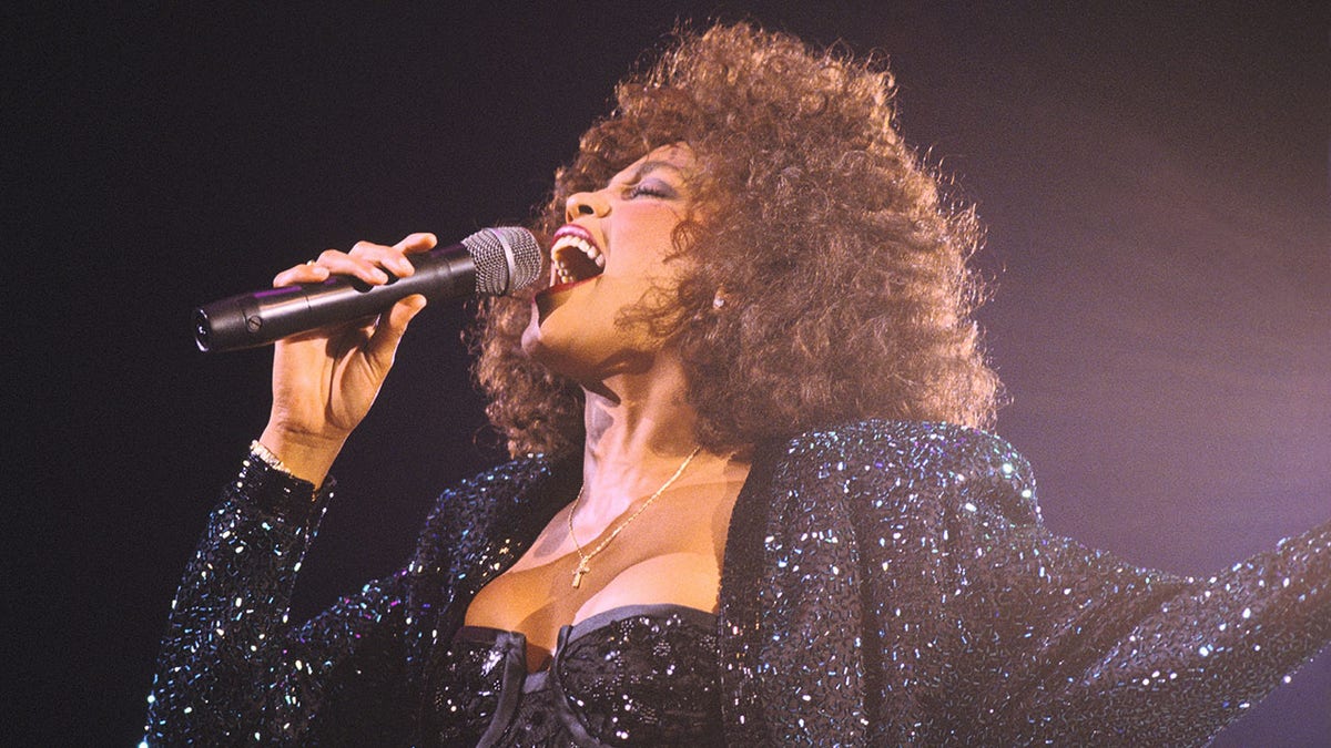 Whitney Houston Performs