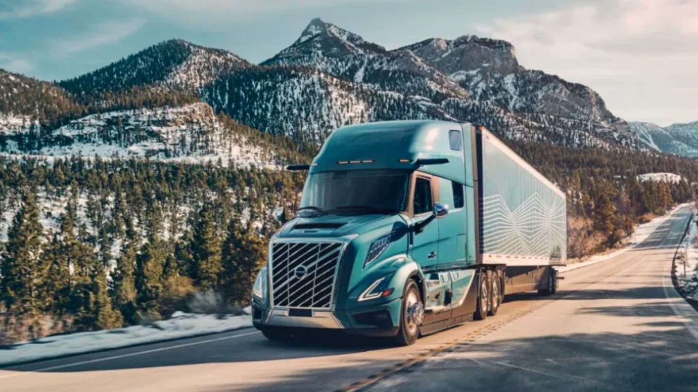 3 Brace yourselves as Volvo and Auroras autonomous big rigs prepare to hit the highways