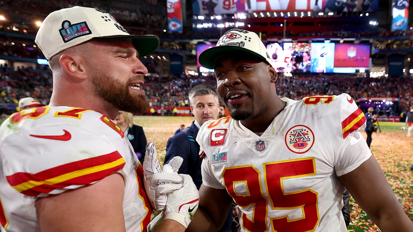 Jones adamant about sticking with Kelce until the end